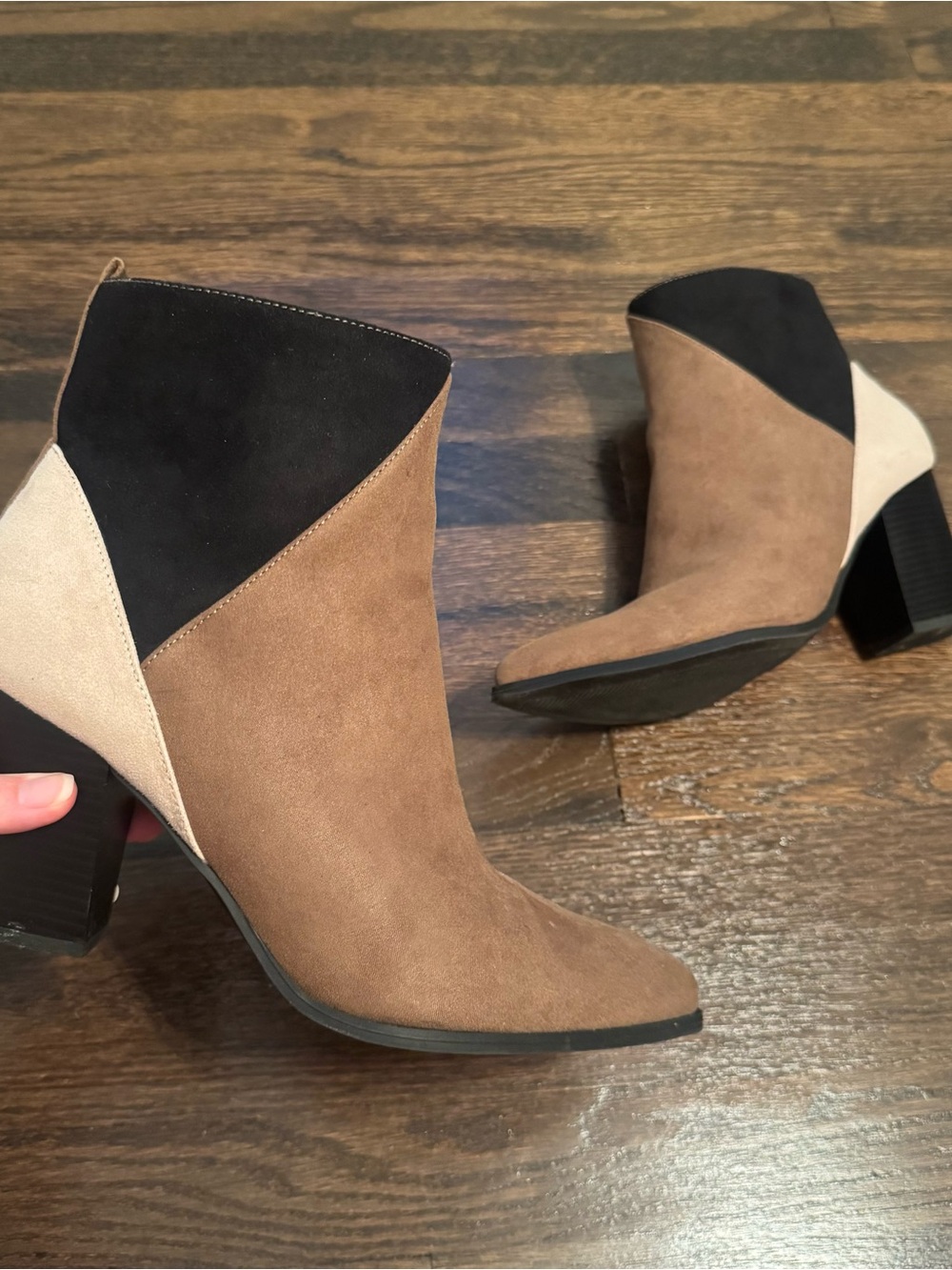 JustFab Kit Tri-Color Faux Suede Ankle Boot Brown/Black/Cream size 10